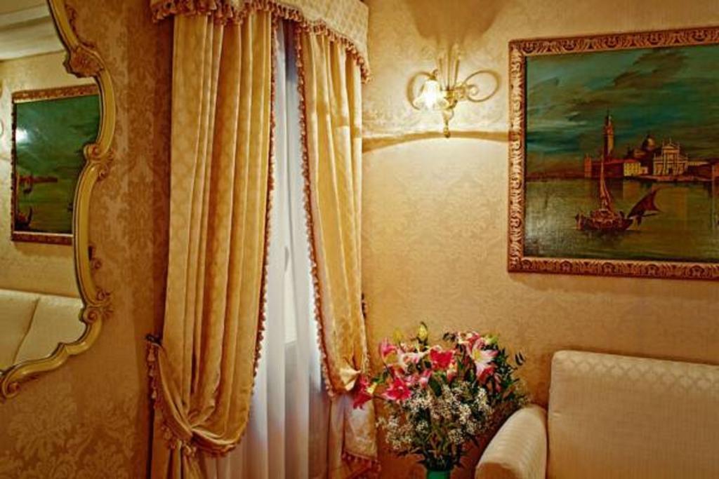 Guest House La Chicca Venice Exterior photo